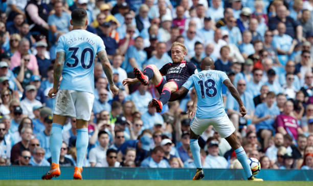 前在接受采 前在接受采