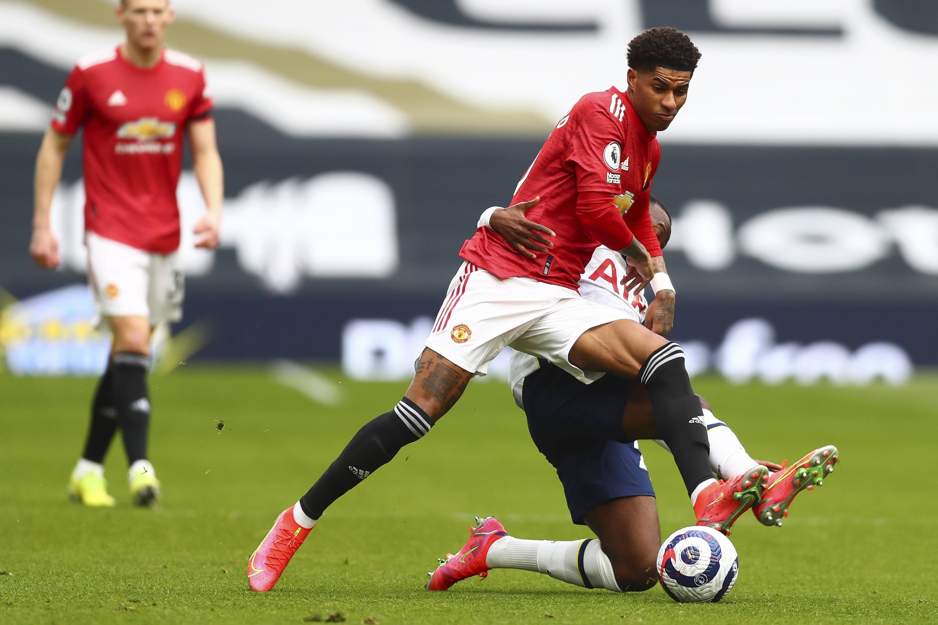 以创纪录的 以创纪录的